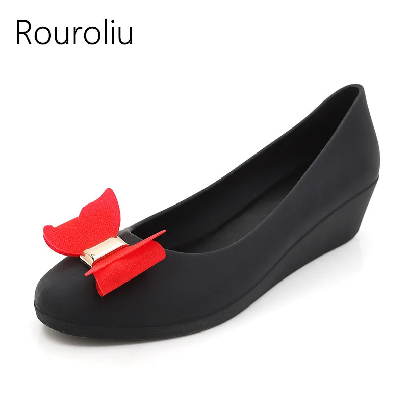 

Rouroliu Women Summer New Fashion Wedges Sandals Bowknot Jelly Shoes Comfortable PVC Waterproof Rain Shoes Shallow Woman RB40