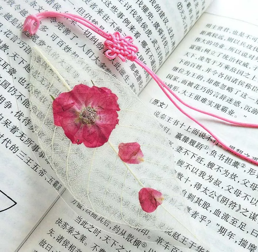 

20pcs Natural Dried Peepul Leaf Veins Pink Rose Flower Bookmark For Wedding Party Birthday Favor Gift Souvenirs