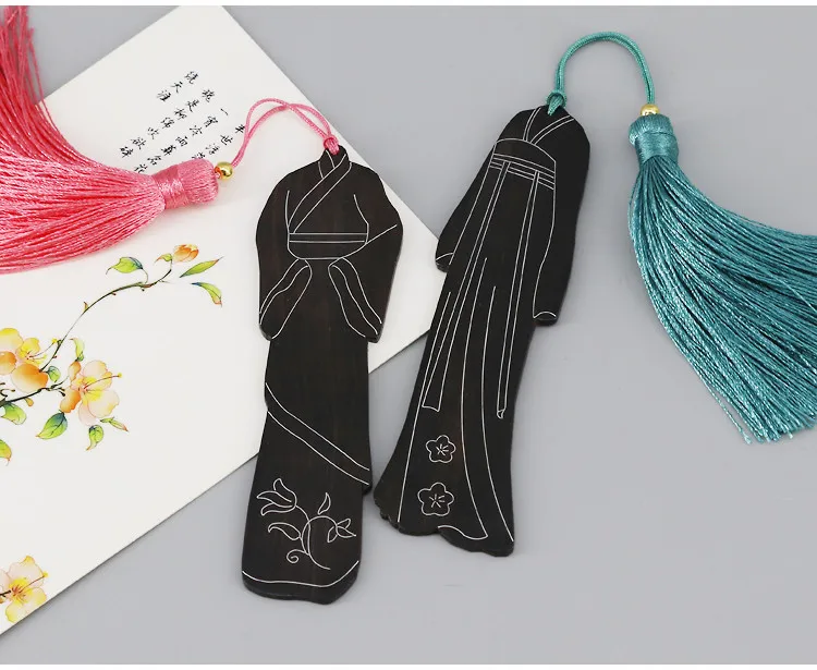 1pcs Classical cheongsam purple sand inlaid silver silk classical Chinese style tassel wooden gift literary bookmarks gift box