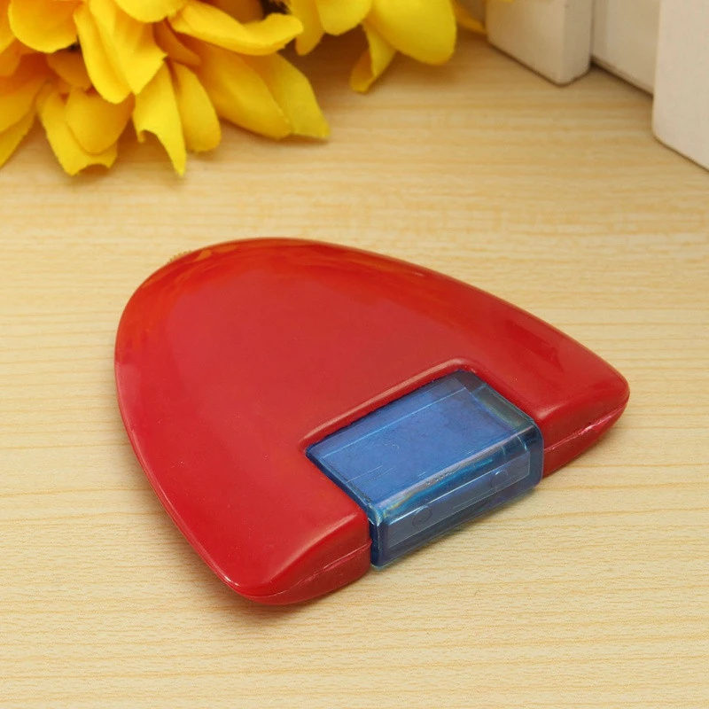 1Pcs 4 Colors DIY Sewing Tool Triangular Chalk Wheel Tailor's Chalk Sewing Clothes Markers Accessory Red White Blue Yellow felt needle art