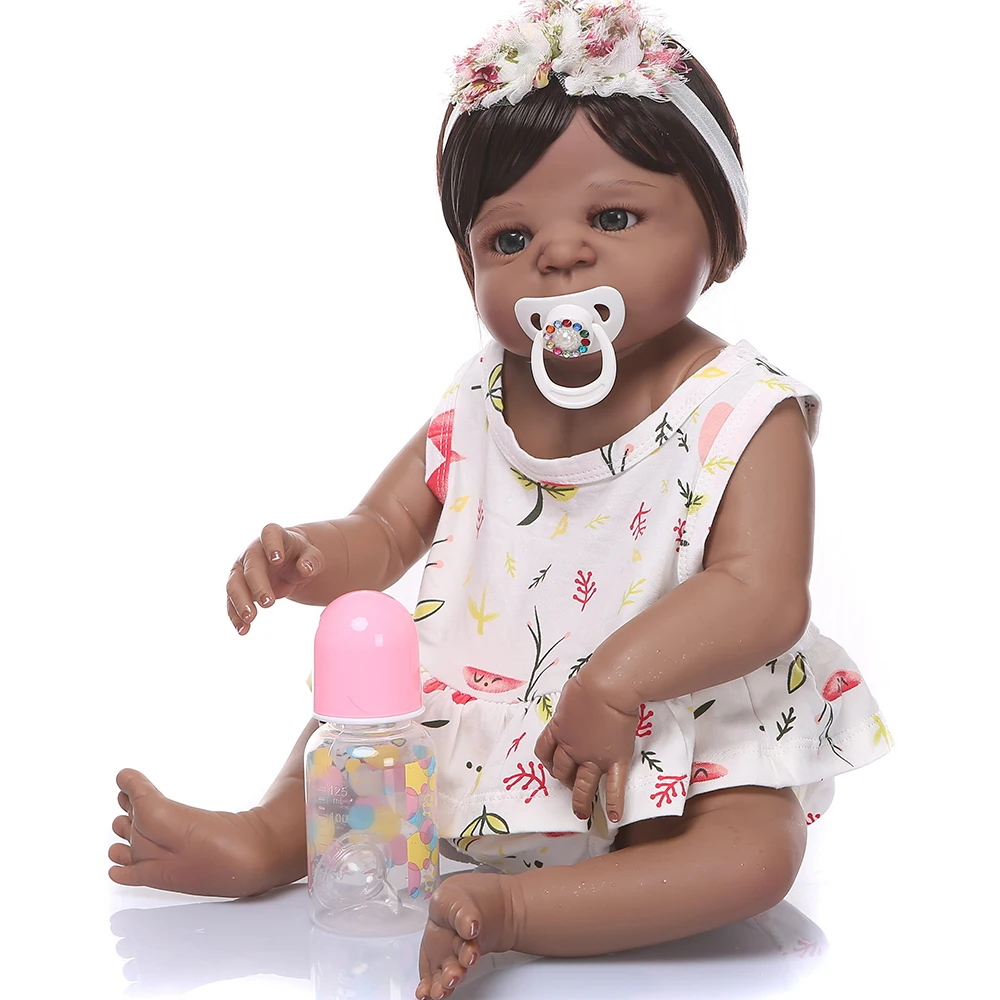 Реалистичная темнокожая кукла 57 см все силиконовые куклы reborn, модный набор reborn и 1 шт. бутылка для девочек подарок на праздник игрушка