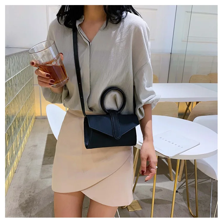 

New Korean version of the tide personality ring handbag texture small square bag slung shoulder ones handbags