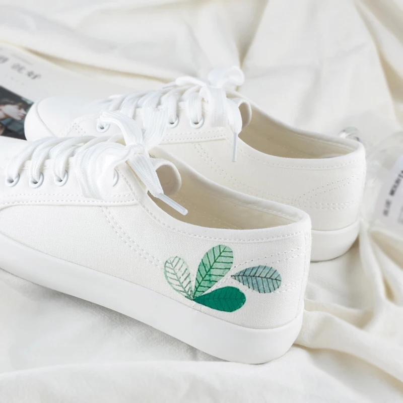 

Round Toe New 2019 Spring Summer Shoes Hand Painted White Canvas Shoes Animals Print Women Sneakers Flats Casual Loafers Lace Up