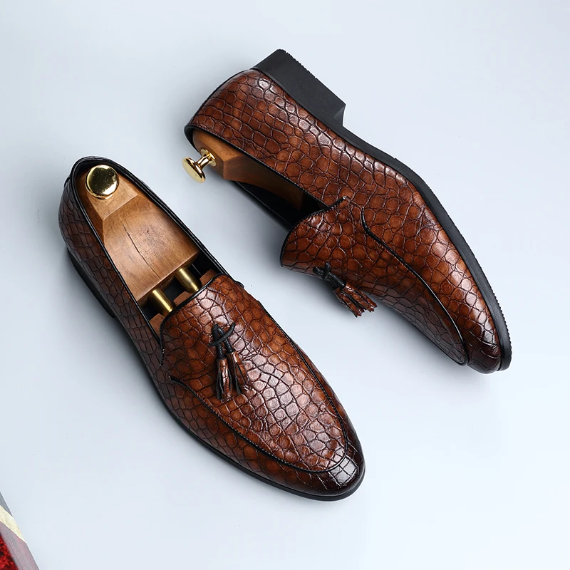 Men Dress Shoes Quality Men Formal Shoes Lace-up Men Business Oxford Shoes Brand Men Wedding Pointy Shoes