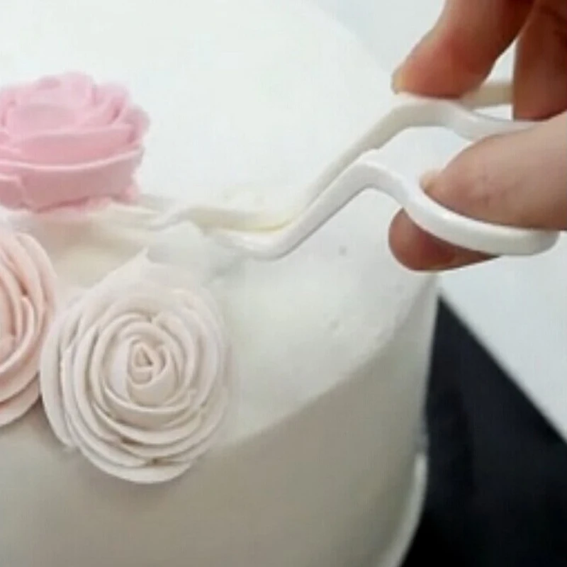 

1Pcs Kitchen Bakeware Tools Plastic Edge Decorating Receptacle Scissor Fondant Decor Flower Lifter Cake Cream Modelling Tools