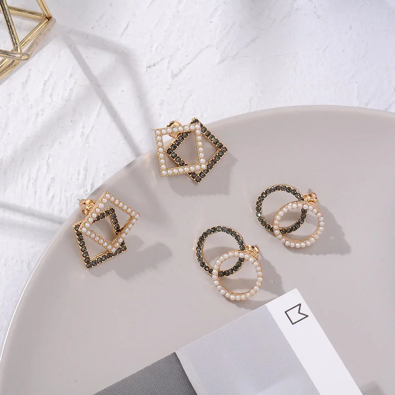 

2019 Korea Design Double Metal Black Gold Geometric Circle Square Simulated Pearl Crystals Stud Earrings for Women Girl Gift
