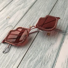 ZAOLIHU, сексуальные красные солнцезащитные очки с губами, женские маленькие очки, красная металлическая оправа, бриллиантовые солнцезащитные очки, UV400, дешевые, oculos de sol