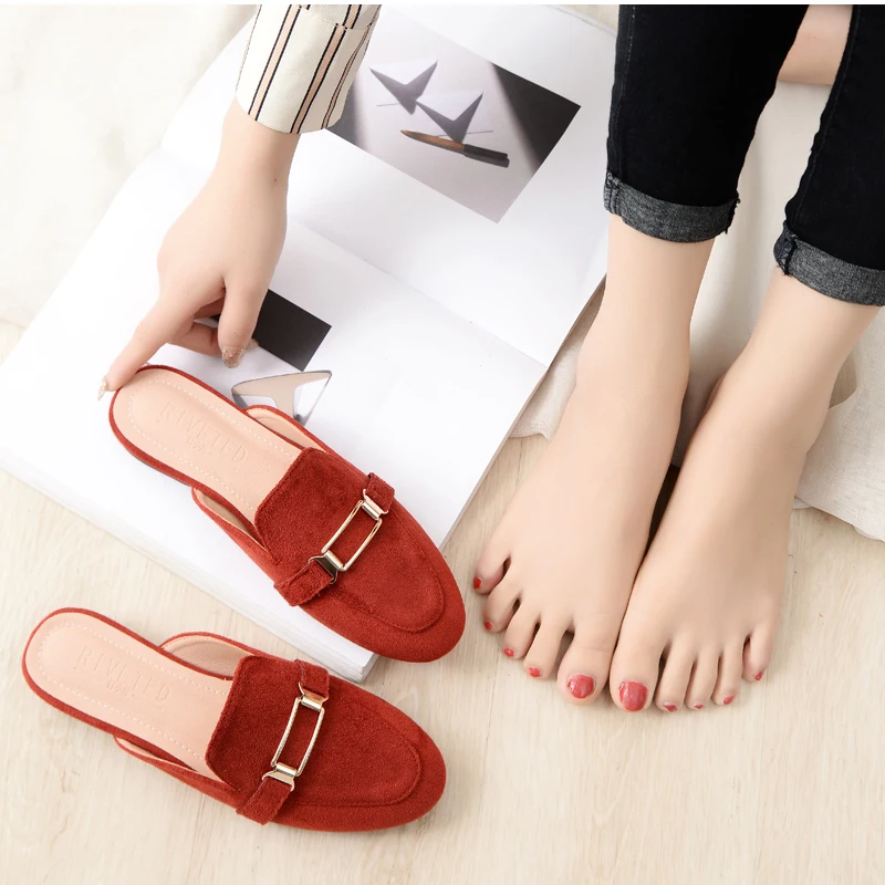 Mule Shoes Women Sandals Brand Designer Shoes Metal Decorate Mules Slippers Pointed Toe Flip Flops Low Heels Beach Slippers