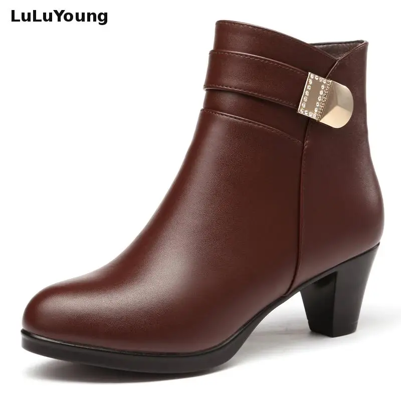 

Middle-aged Woman Short Boots Split Leather Ankle Zip Motorcycle Boots Round Toe Winter Ankle Boot Shoes