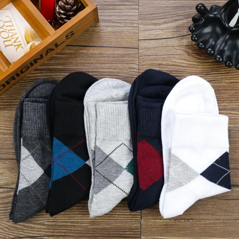 

New men's socks British style dress business diamond pattern in the tube socks factory wholesale free shipping