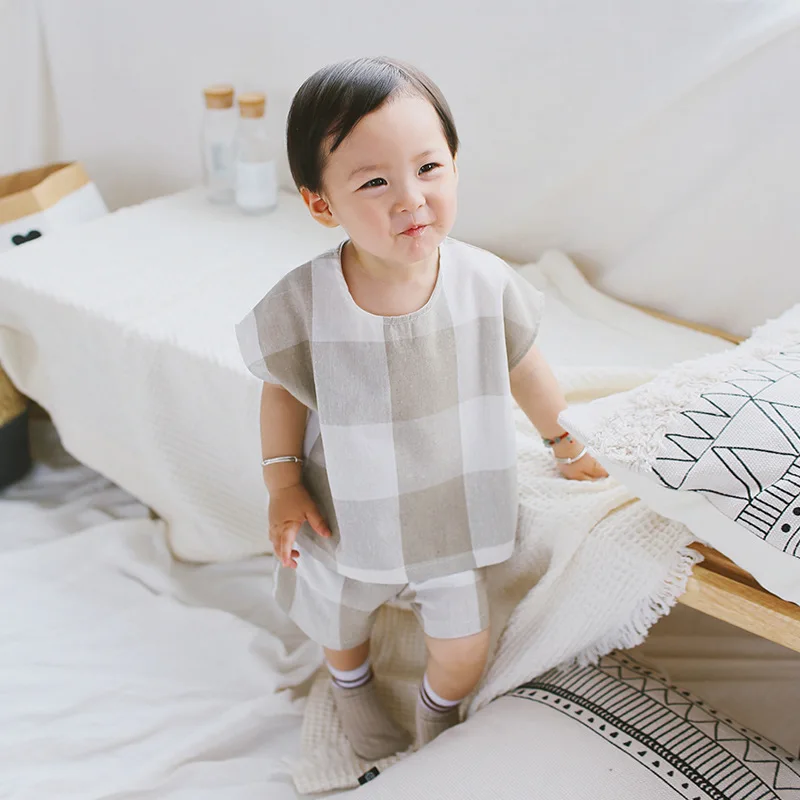 Летний комплект клетчатой одежды в Корейском стиле для маленьких мальчиков детские хлопковые льняные футболки с короткими рукавами+ шорты, комплект из 2 предметов - Цвет: B