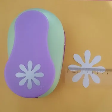 

free shipping stationery tool ----1 pc 75mm chrysanthemum pattern save-effort design big size PVC/paper cutter punch