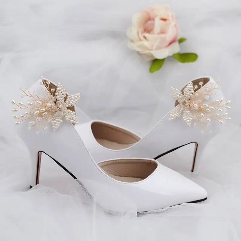 Роскошные свадебные туфли ручной работы с жемчужинами; свадебные туфли на высоком каблуке; украшенные цветами; очаровательные аксессуары;