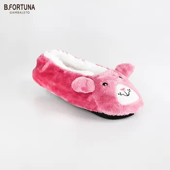 

B. LUCK Slippers closed with embroidered animals