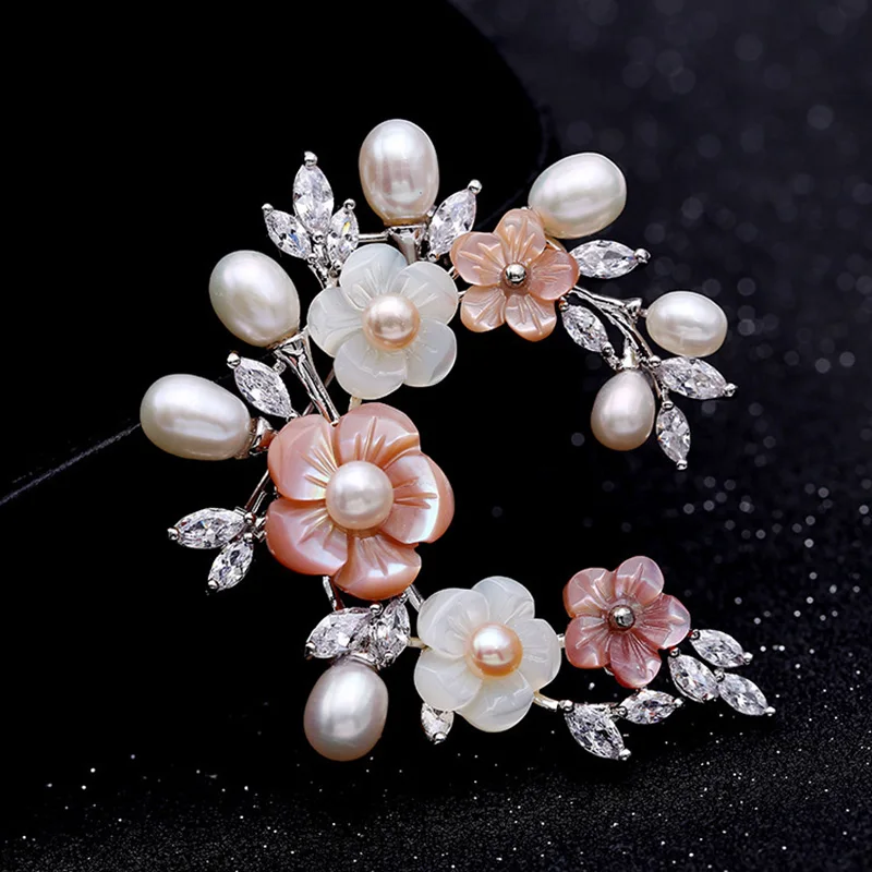 

LuxJuly Fashion Natural Pearl Mother Shell Flower Brooch Korea Version Of Luxury Atmosphere Fashion Accessorie