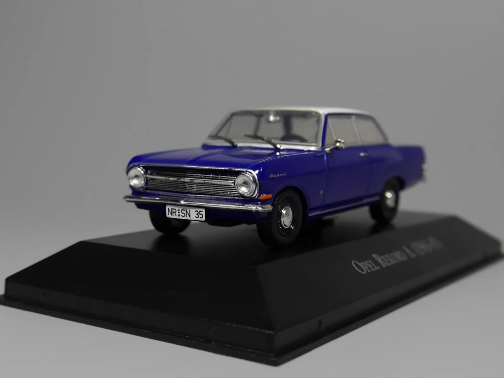 Авто ИНН-иксо 1:43 Opel Rekord A 1963-65 литая модель автомобиля