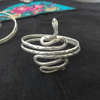 

Southeast Guizhou Kaili Miao jewelry handmade Miao silver bracelet armband personality plate snake bracelet