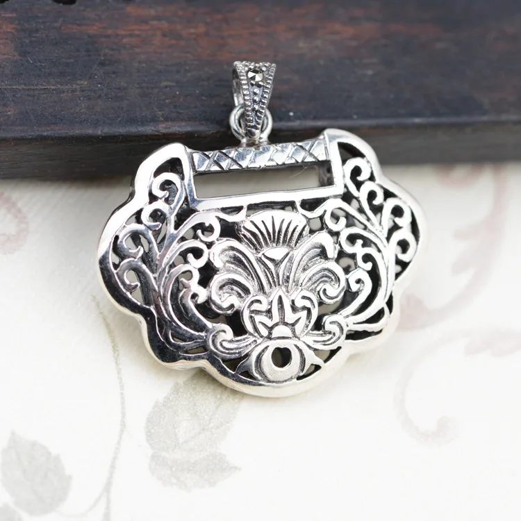 

S925 sterling silver pendant female double hollow lock sweater chain