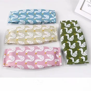 

1pcs White goose canvas candy-shaped pencil case simple girl pencil case Small fresh and cute large-capacity stationery bag