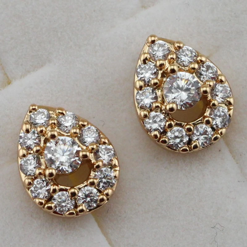 Classical Grace Nice White CZ Gems Stud Earrings Yellow Golden Plated