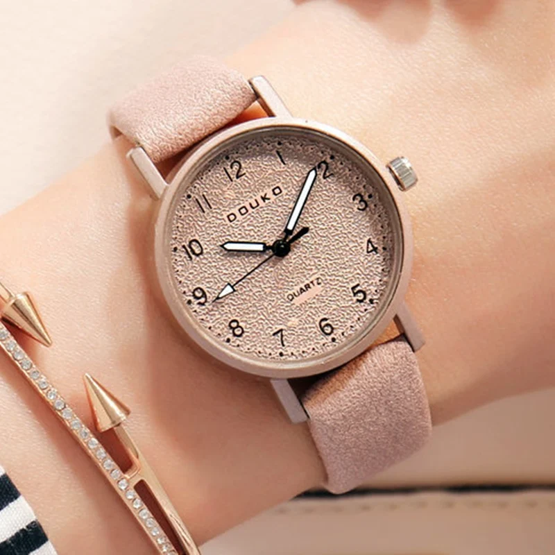 

2018 New Vintage Stone Print Leather Strap Luminous Watch Literature College Women's Watch Fashion Simple Student Couple Watch