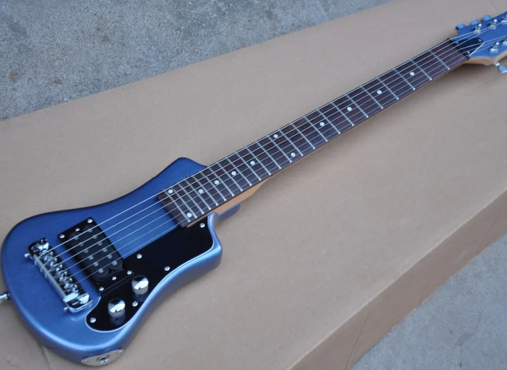 

Factory Wholesale Metallic Blue 24 Frets Electric Guitar with Black Pickguard,Mahogany Body,Rosewood Fretboard,Can Change Color