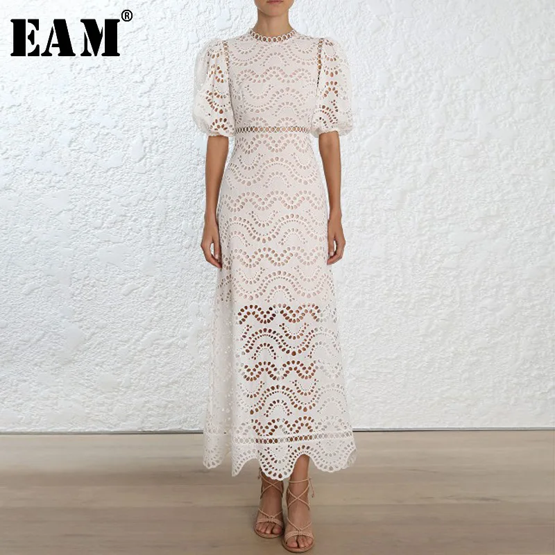 

[EAM] 2019 New Spring Summer Stand Collar Half Puff Sleeve White Hollow Lace Stitch Loose Dress Women Fashion Tide JL9670