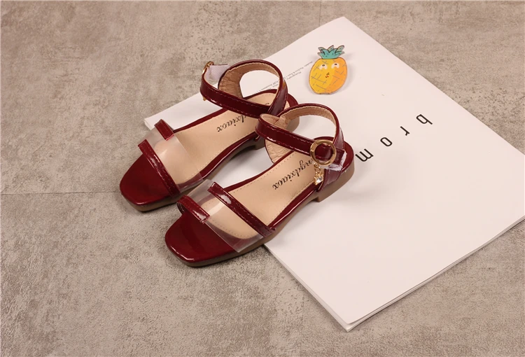 Сандалии для малышей обувь для девочек сандалии на плоской подошве Новая прозрачная обувь с открытым носком Лето 2019 г. Простые яркие цвета