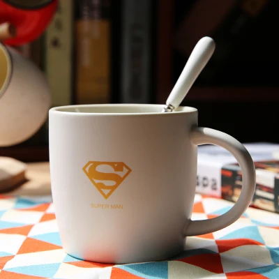 Конкурентоспособную продукцию оригинальная кружка для кофе подарок к празднику Avenger Hero пантера, «Халк», «Тор», «Логотип Керамическая Кружка+ чехол+ белые - Цвет: Темно-серый