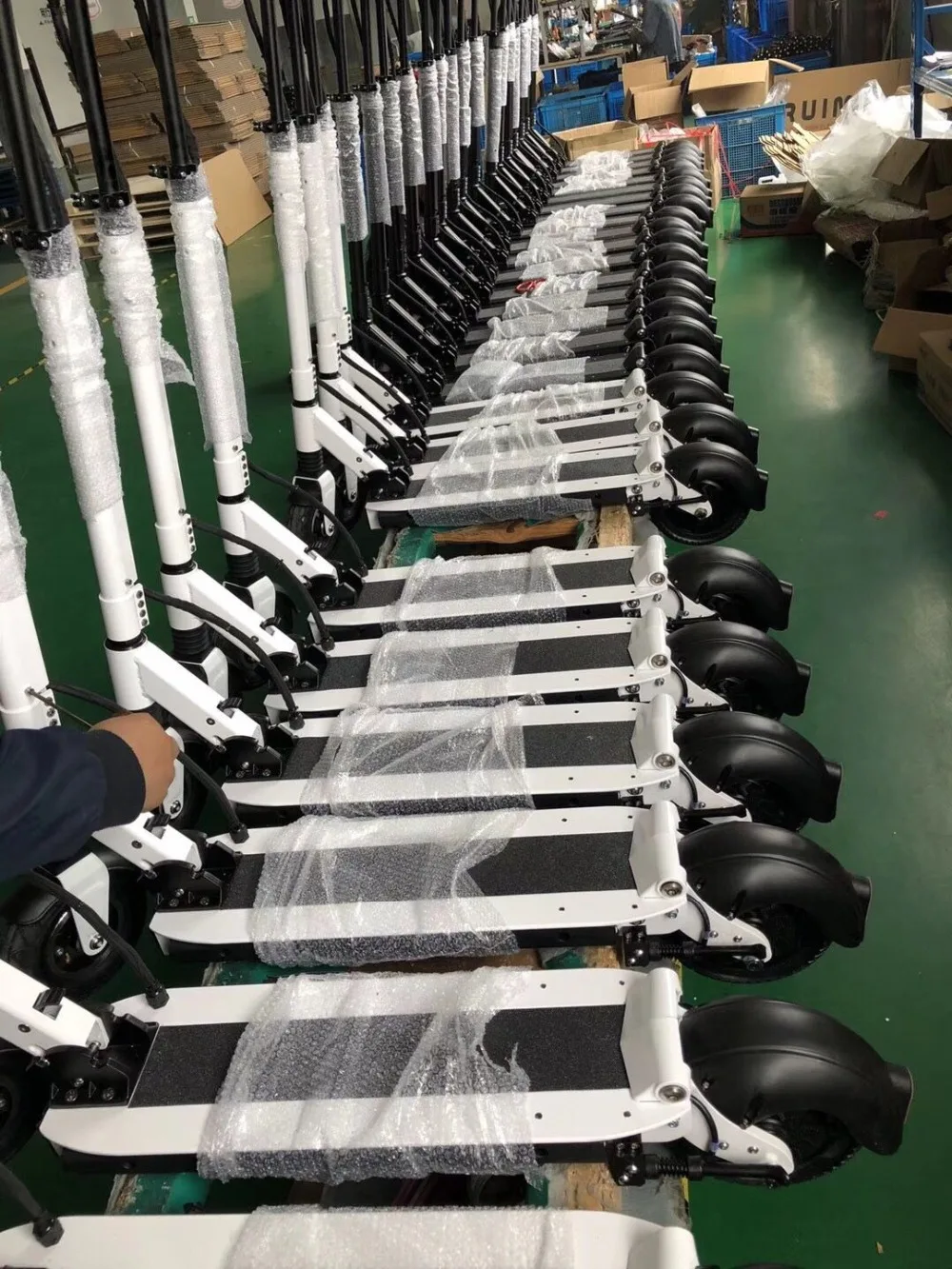 Flash Deal RUIMA mini 4 pro 2019 waterproof version  battery and 48v 13AH and 16ah LG  battery BLDC HUB electric scooter 19