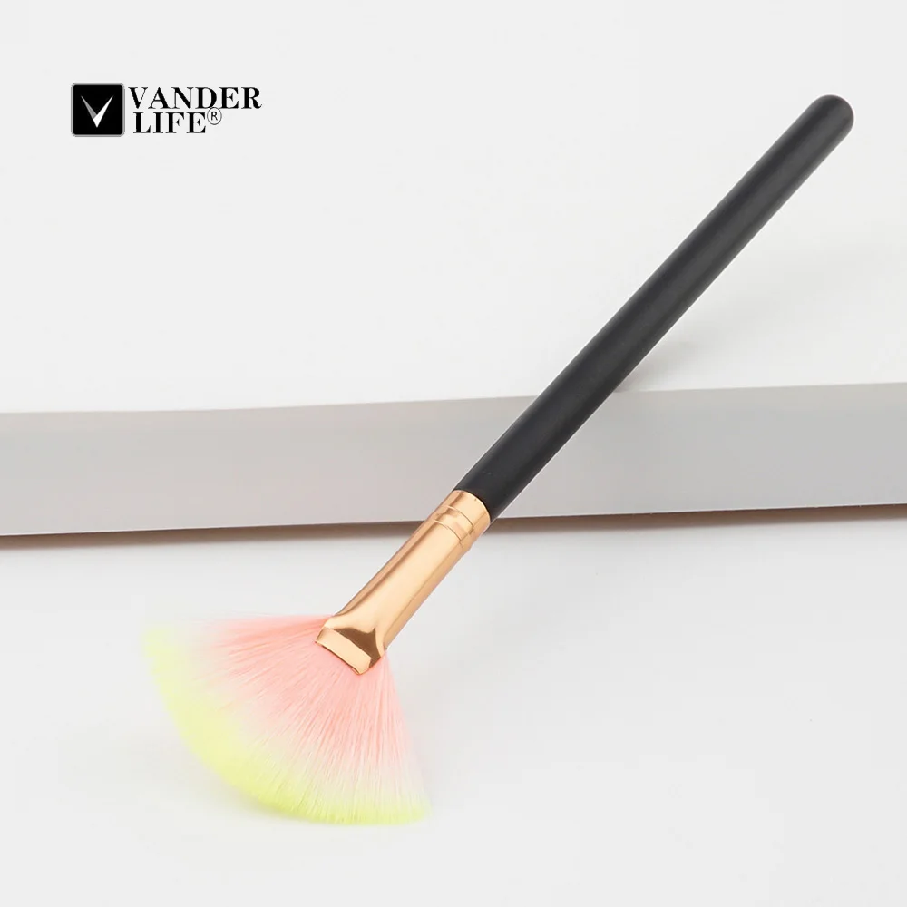1Pcs Foundation Blush make-up Brush Professional Makeup Brushes Highlighting Brush Cosmetic Tools Kit Pinceau Maquillage (2)