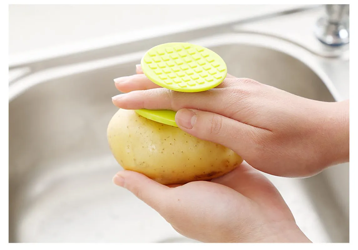 

Plastic Potato Peeler Fruit Vegetable Cleaning Brush Kitchen Gadgets Multi-functional Household Tools