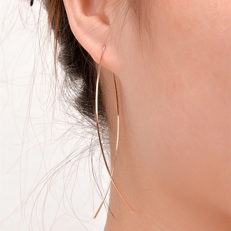 

8SEASONS 2018 New Fashion Jewelry for Women Fish Shaped Stud Earrings Gold Silver Black Color Simple Long Wire Earring 1 Pair