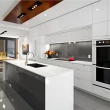 Кухонная мебель от китайских поставщиков, глянцевая белая кухонная мебель с распылителем, блестящая кухонная установка