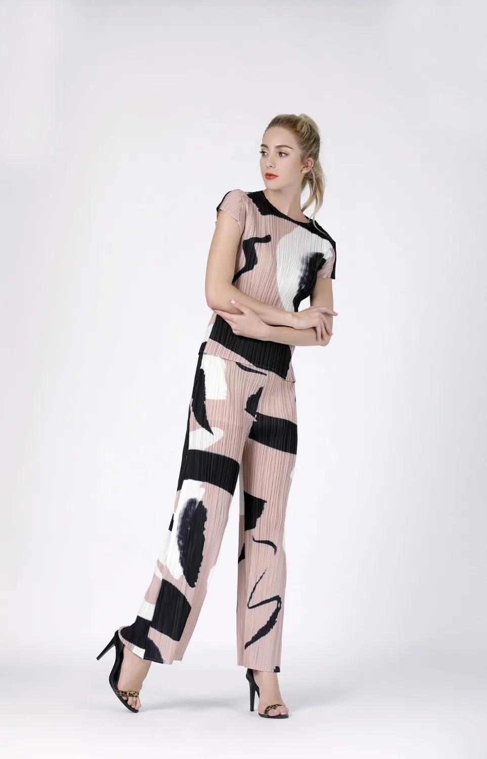 

HOT SELLING Fashion waistcoat suit print sleeveless o-neck t-shirt +PRINT Straight pants two-piece SUIT IN STOCK