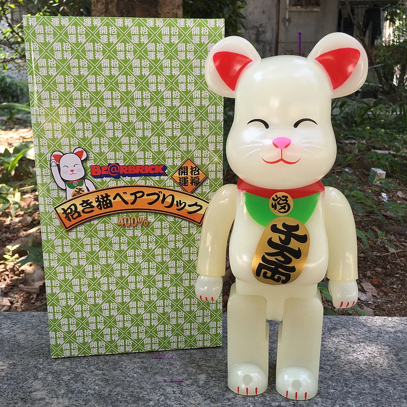 Hot Selling Vinyl Doll Bearbricks 400 28CM Luminous Fortune Cat PVC