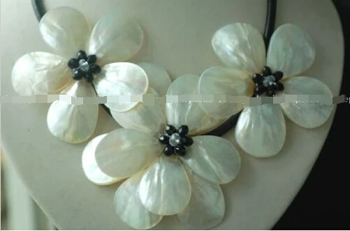 

shipping white sea shell flower and quartz necklace 18inch