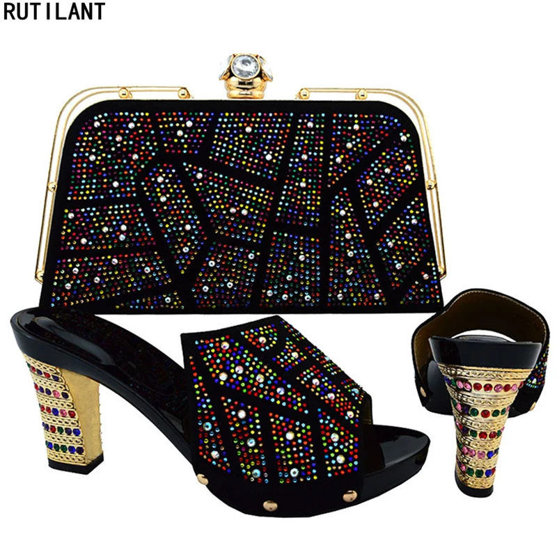 Nieuwste Zwarte Kleur Italiaanse Schoenen en Tassen Schoenen met Tas Set Versierd met Strass Vrouw Italiaanse Schoenen en zakken Set Nieuwste Zwarte Kleur Italiaanse Schoenen en Tassen Schoenen met Tas Set Versierd met Strass Vrouw Italiaanse Schoenen en zakken Set