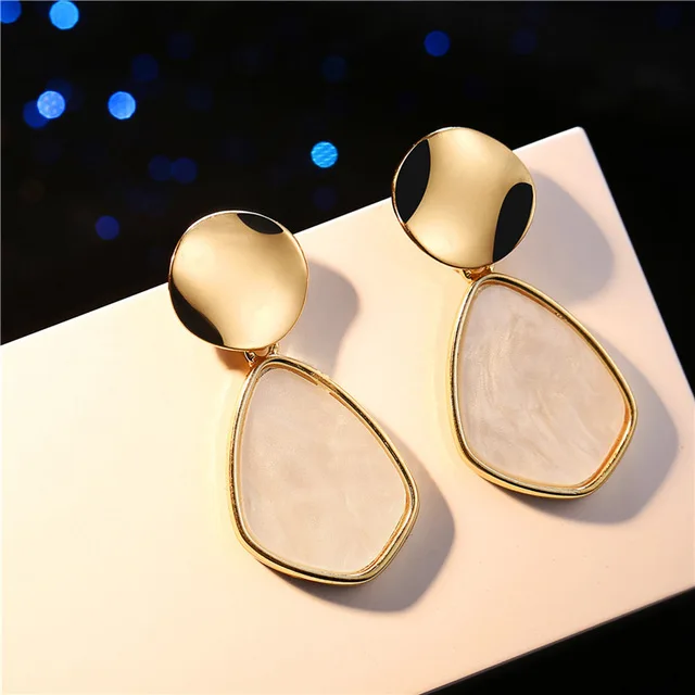 

2019 New Summer Korean Earrings Women Fashion Jewelry Wedding Earrings Acrylic Heart Round Gold Color Drop Earring Statement