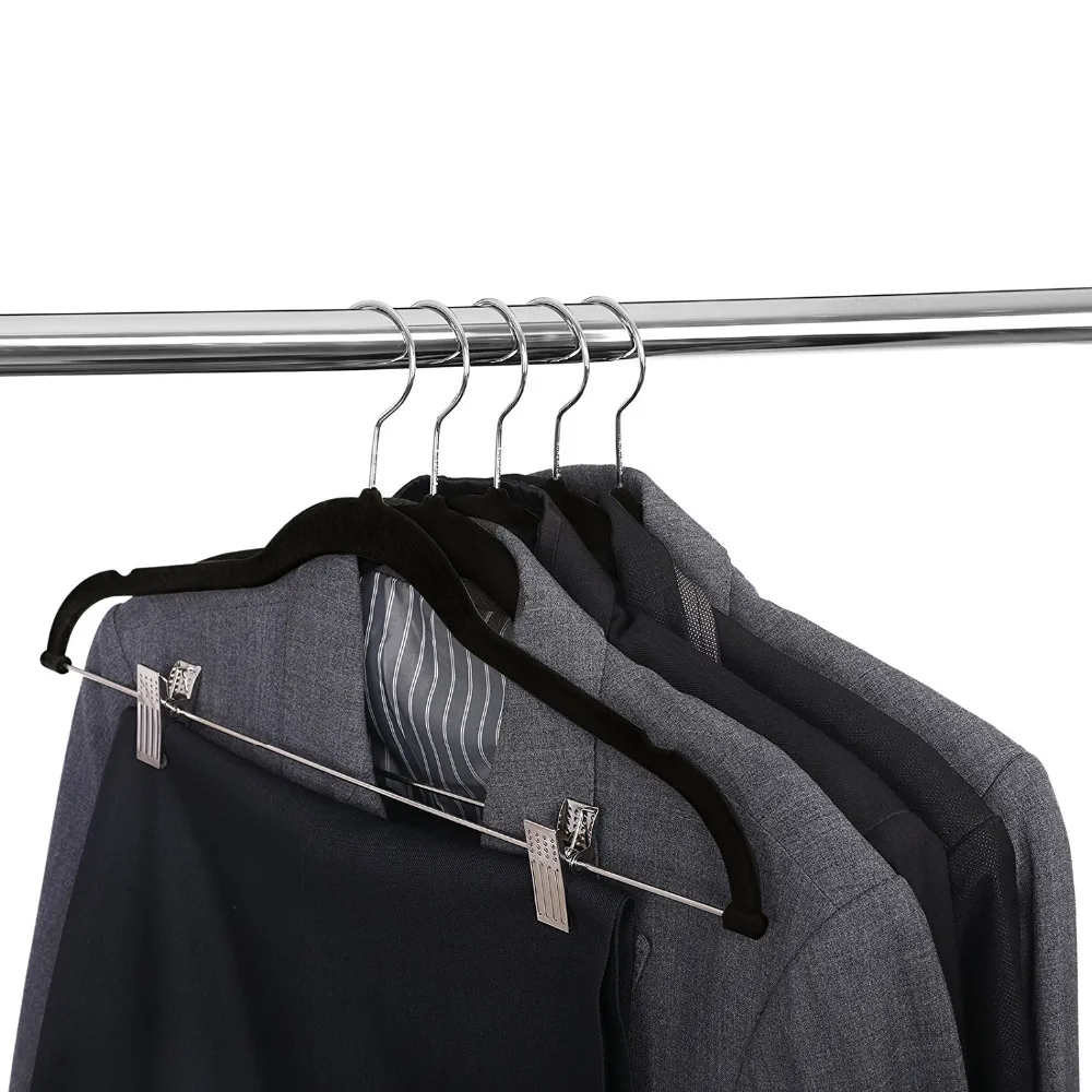 Бархатные вешалки для брюк-не скользят достаточно сильно и экономят пространство с металлическими хромированными зажимами/канавками/крючками для пальто/брюк/куртки