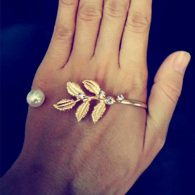 

2015 New Unique Punk Leaf pearl Palm Bracelet Band Rock Cuff Wedding Party Hand Bracelets handlet For Women Bracelet Bangle gift