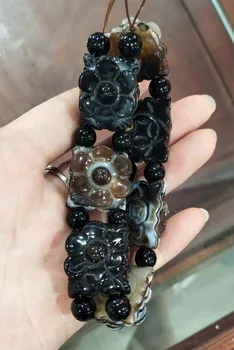 

China Lantian hand-carved jade to Tianzhu beast family office decorations