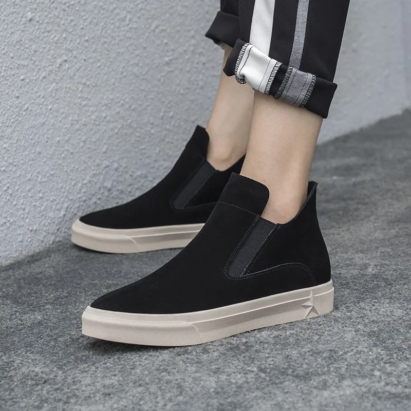 

2018 autumn new fashion simple solid color leather flat shoes Korean version of comfortable leather casual shoes.