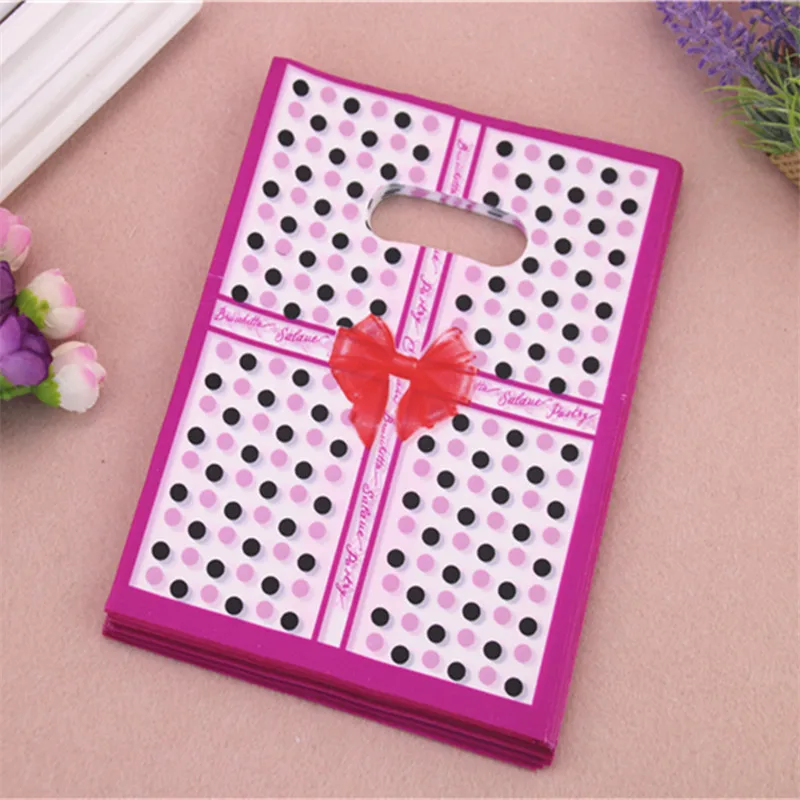 

2016 New Style Wholesale 100pcs/lot 15*20cm Birthday Packaging Bags With Small Black Dot Plastic Shopping Bags