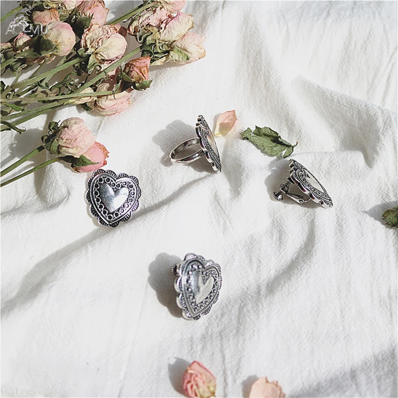 

AOMU 2019 Vintage Metal Silver Color Big Carve Heart Rings For Women Female Knuckle Rings Gift Fashion Party Jewelry Set