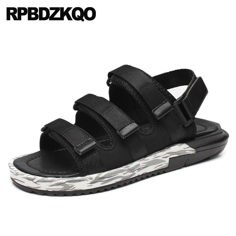

Sneakers Men Gladiator Sandals Summer 2018 Strap Designer Runway Flat Platform Roman Black Water Beach Mesh Famous Brand Shoes