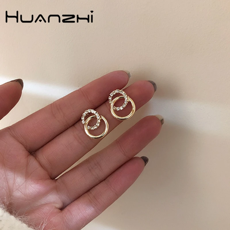 

HUANZHI 2019 Minimalist Rhinestone Golden Round Korea Chic Lady Elegant Metal S925 Silver Alloy Stud Earrings for Women Holiday