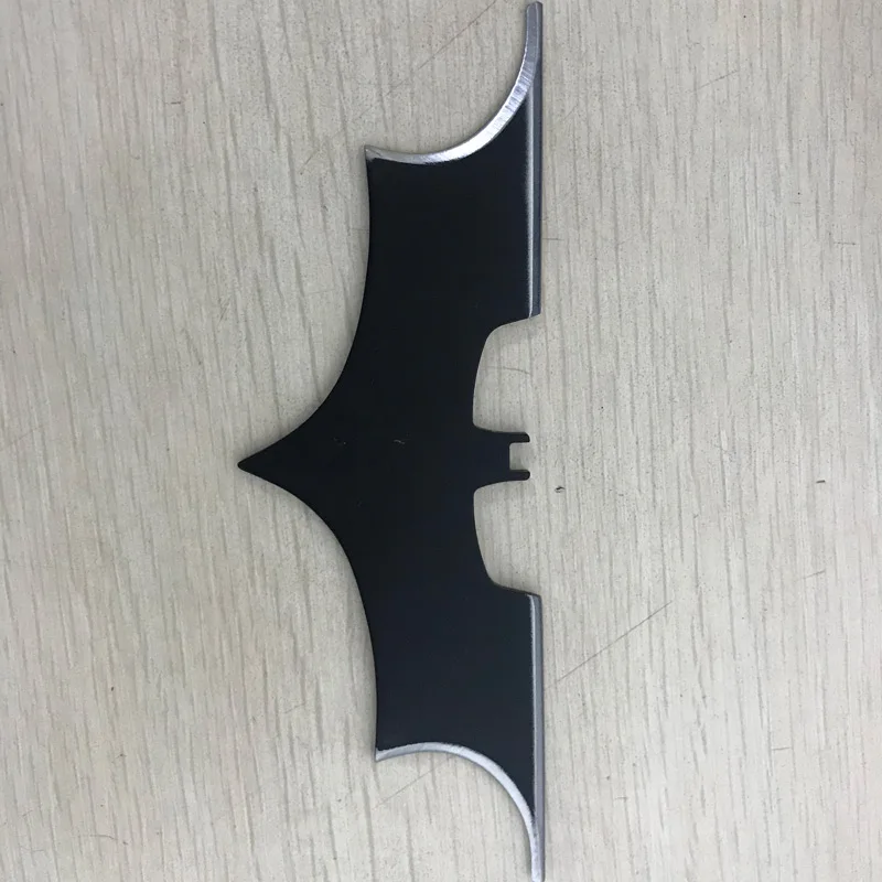 

With Opp Bag 15cm NECA DC Comics Batman Arkham The Dark Knight Metal Batarang Replica Action Figure