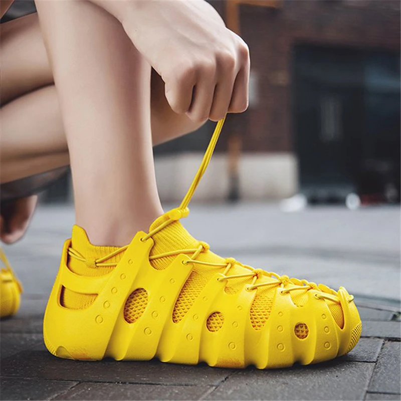 

Spring 2019 New Street Wear Elastic Band Hollow Fashion Shoes Men