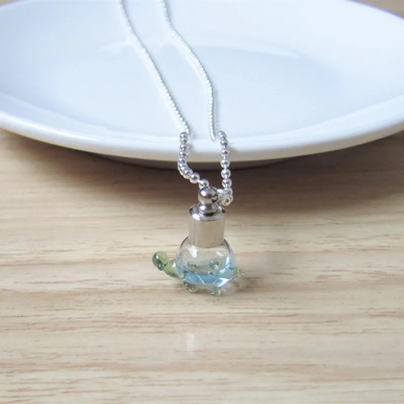 

0.5ML Mini tortoise Glass Bottle Pendant Necklace Perfume, essential oil Keep Small Bottle Necklaces For Women Collares 19083
